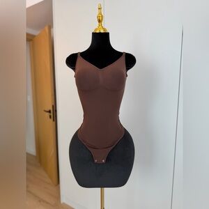 The Shapewear Bodysuits Sculpting Daily Wear in Chocolate Brown